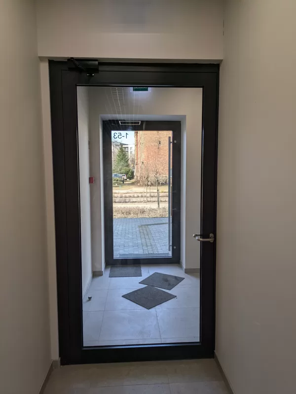 Priešdūminės durys su papildoma sandarinimo tarpine.