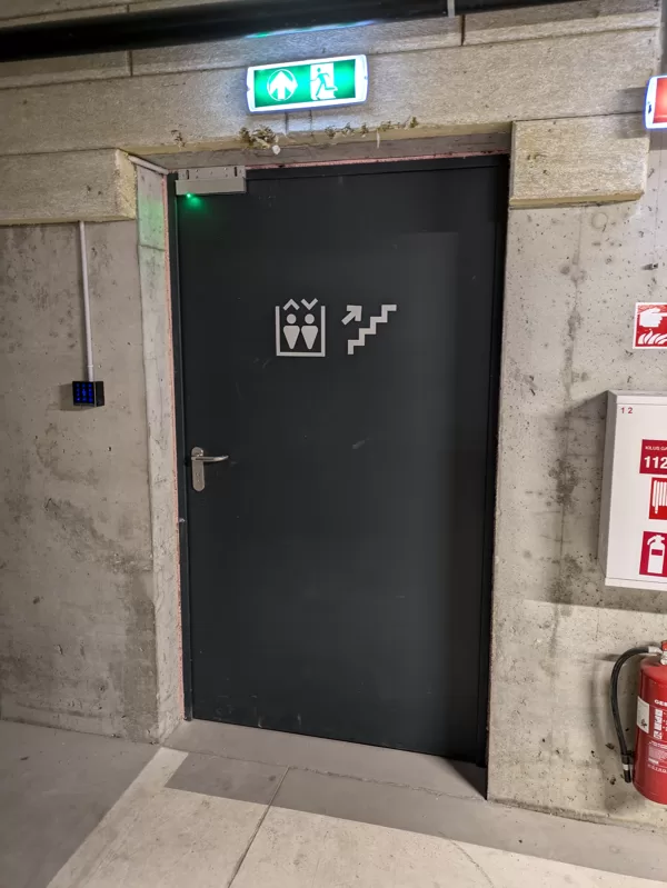 Techninės durys su apsauga nuo triukšmo.