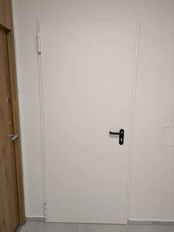 Pramoninės priešgaisrinės durys sandėliams.